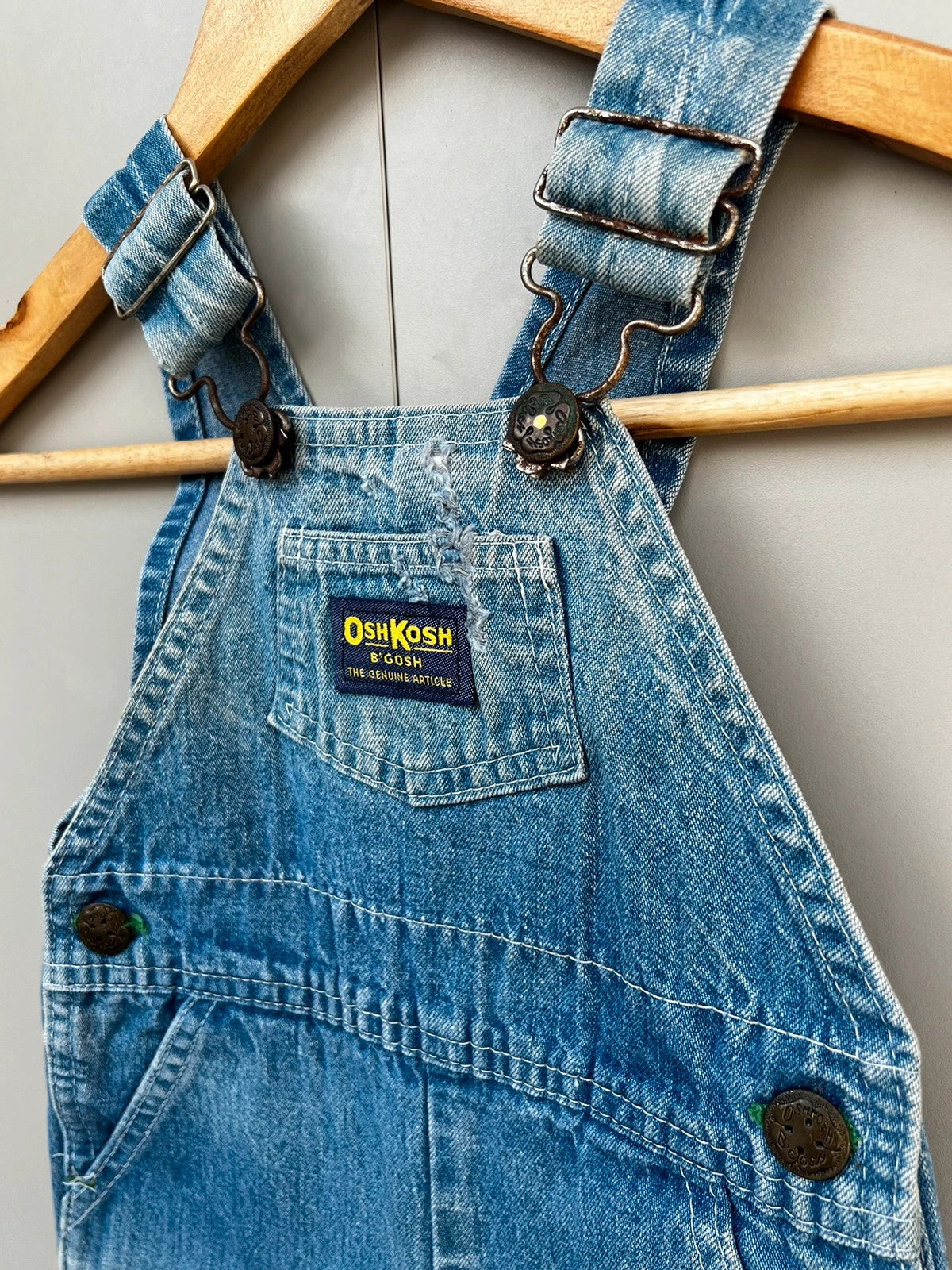 Oshkosh Vintage Denim Dungarees 12M (Play condition)