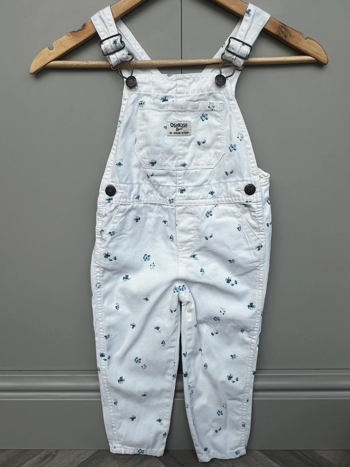 Oshkosh Floral Dungarees 3T (Play condition)