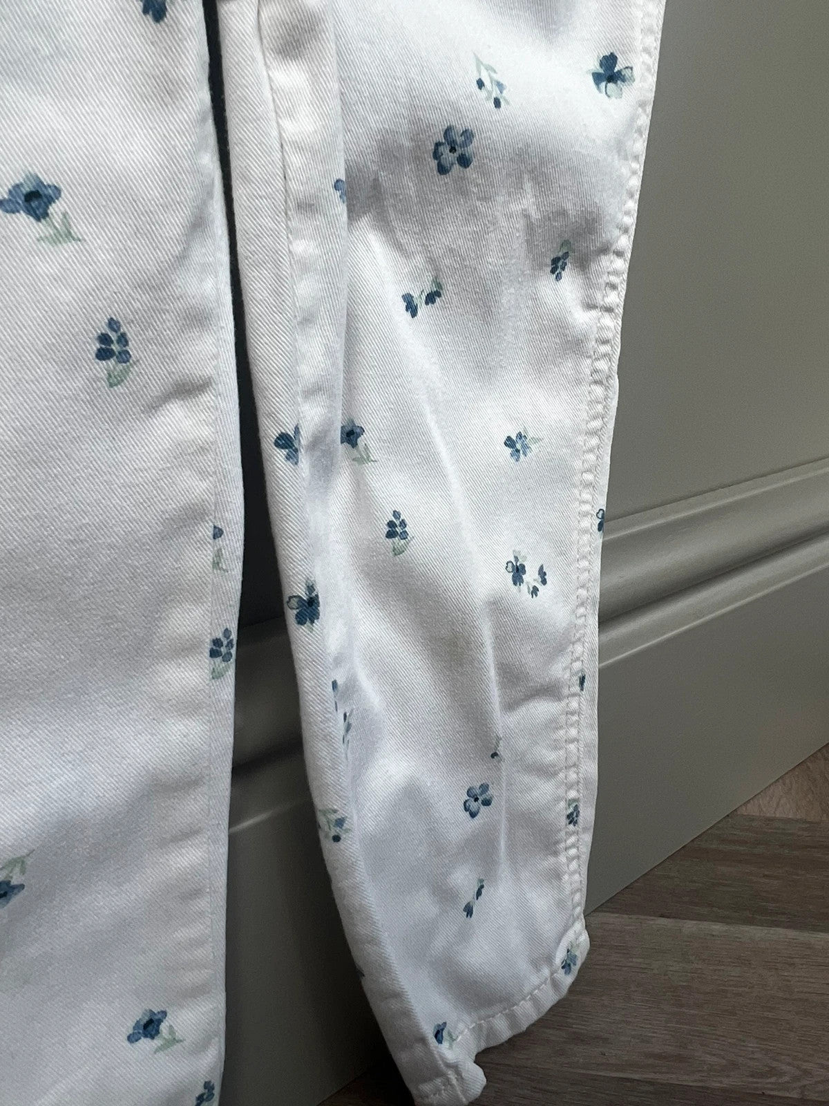 Oshkosh Floral Dungarees 3T (Play condition)