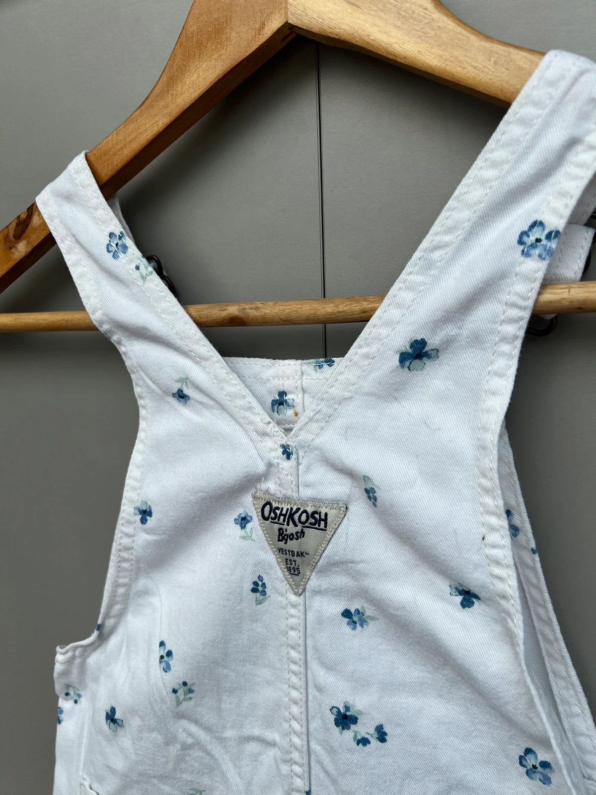 Oshkosh Floral Dungarees 3T (Play condition)