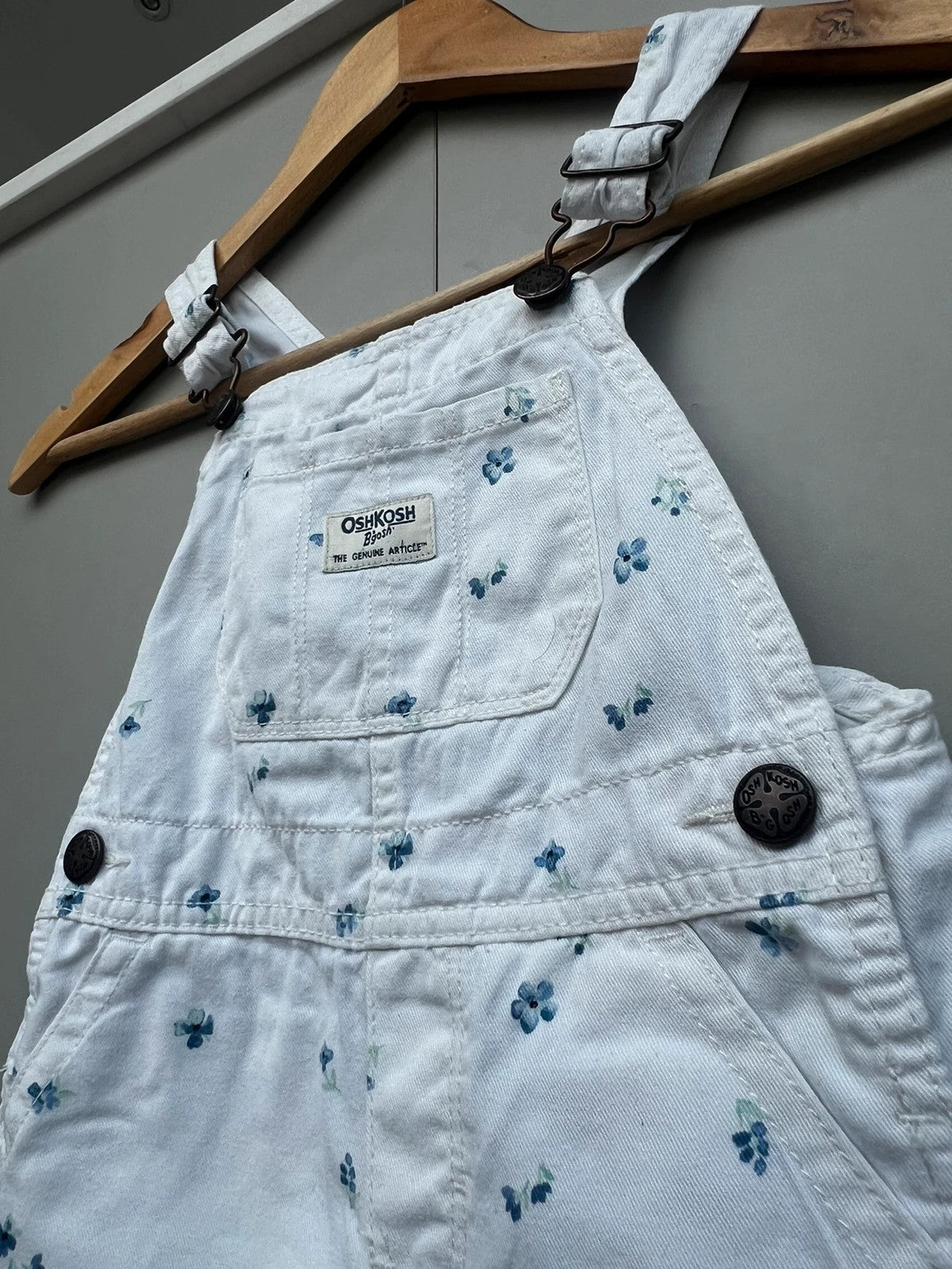 Oshkosh Floral Dungarees 3T (Play condition)