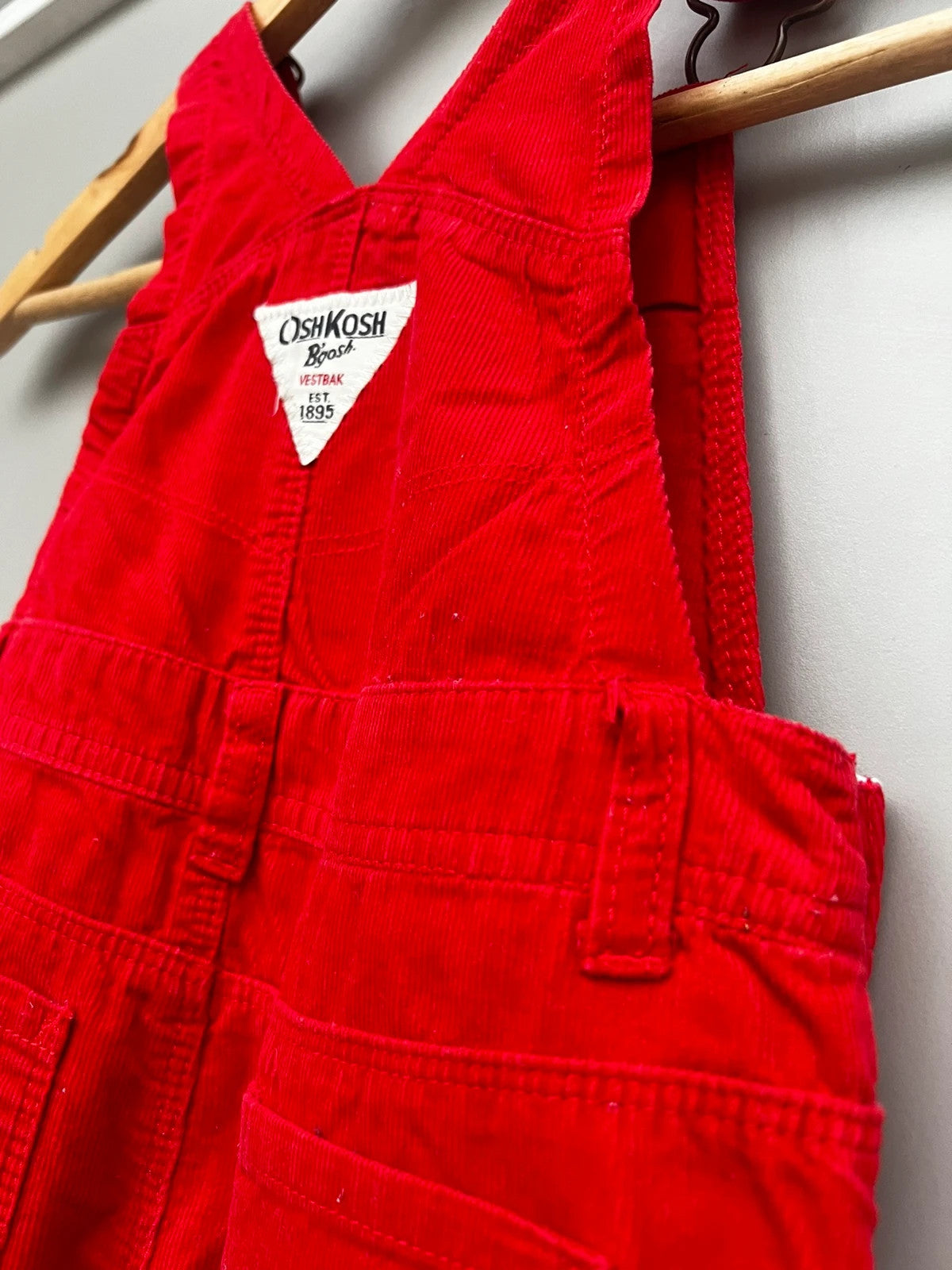 Oshkosh Girls Corduroy Red Dungarees 18M (Play condition)