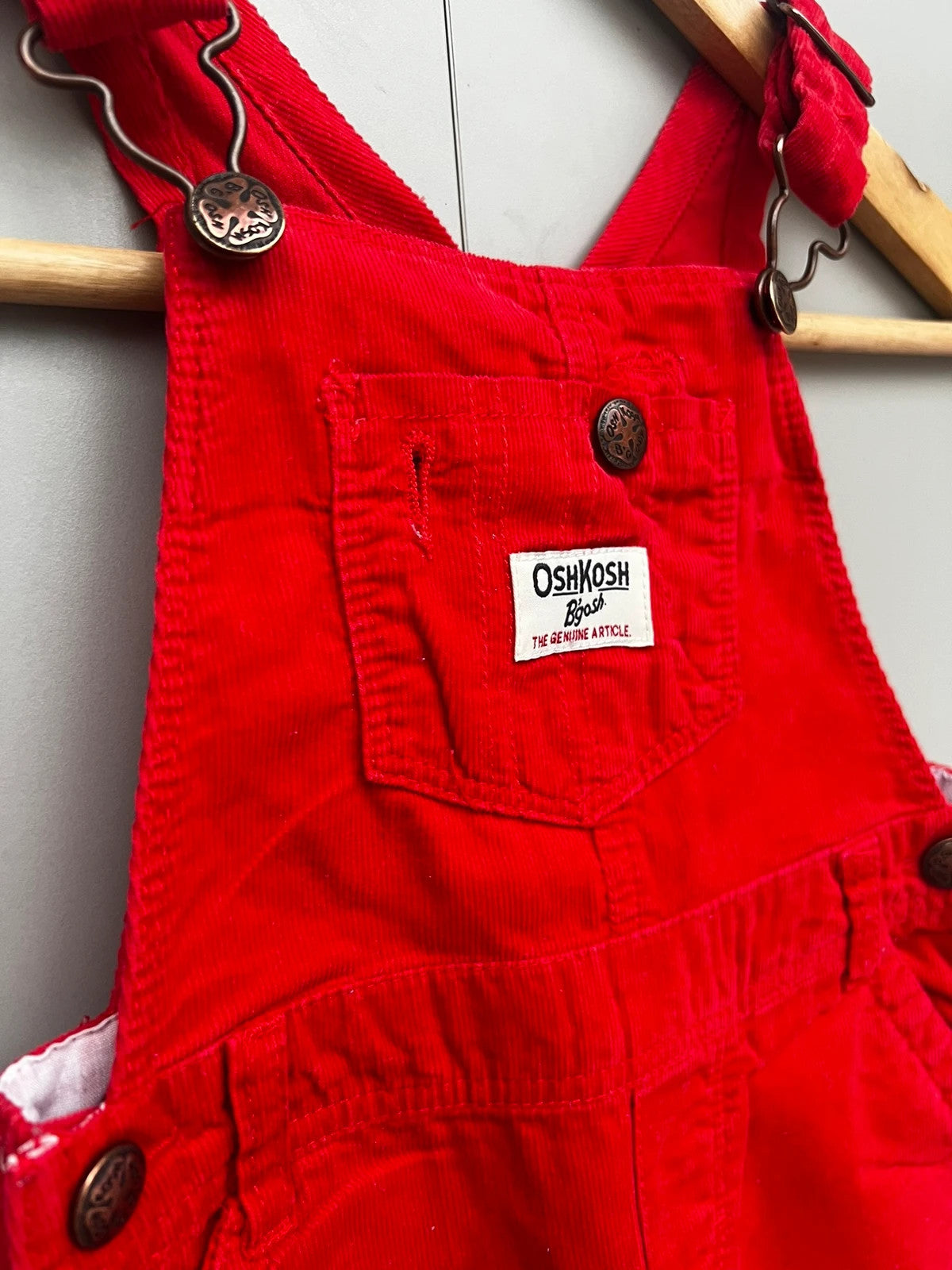 Oshkosh Girls Corduroy Red Dungarees 18M (Play condition)