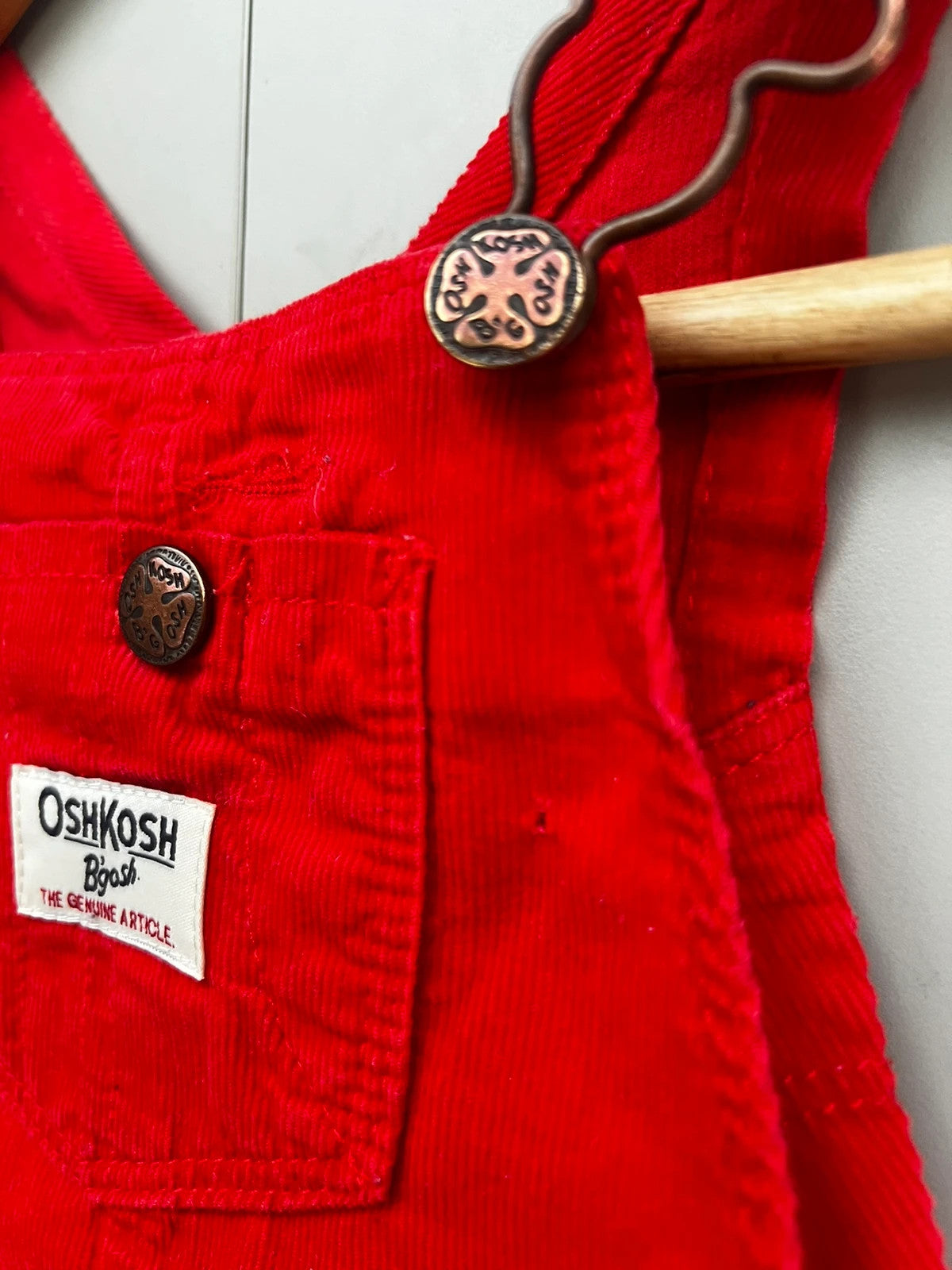 Oshkosh Girls Corduroy Red Dungarees 18M (Play condition)