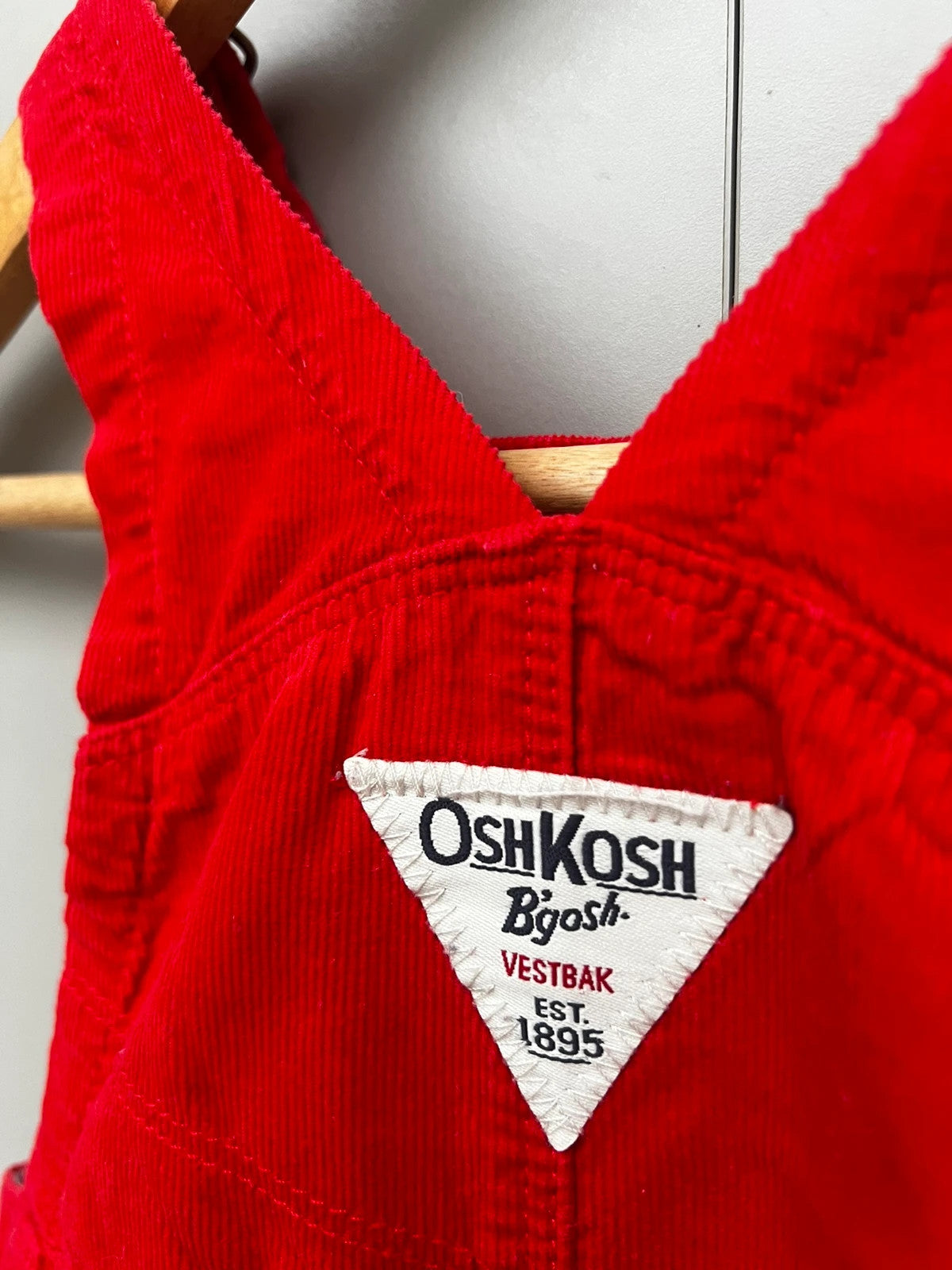 Oshkosh Girls Corduroy Red Dungarees 18M (Play condition)